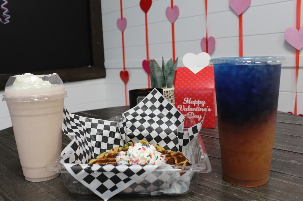 Smoothie, waffle, dark and dark blue tea