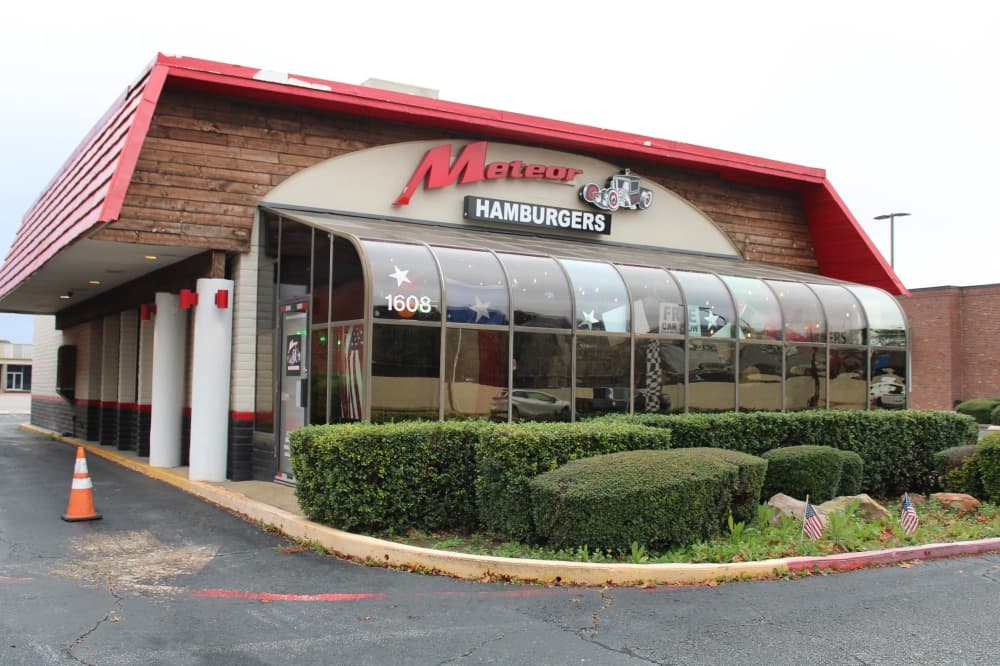 Meteor Hamburgers closes in Richardson