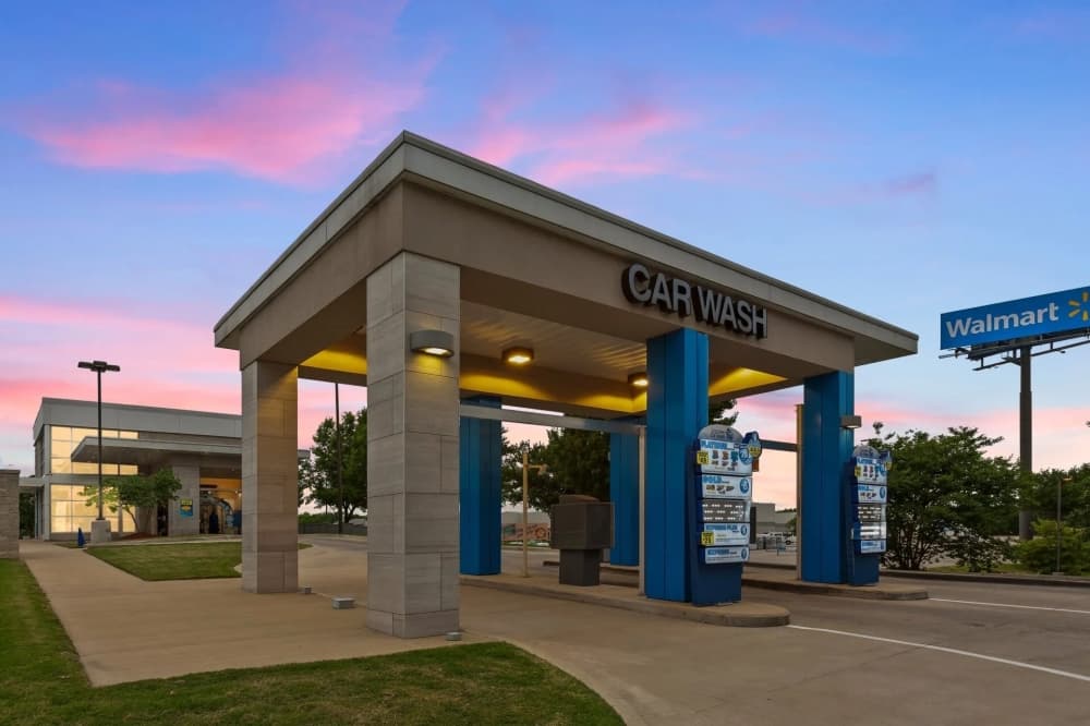 Snap Clean Car Wash offers car washing services in McKinney