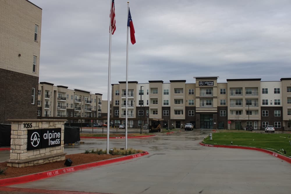 Alpine Ten55 offering apartment rentals in Celina