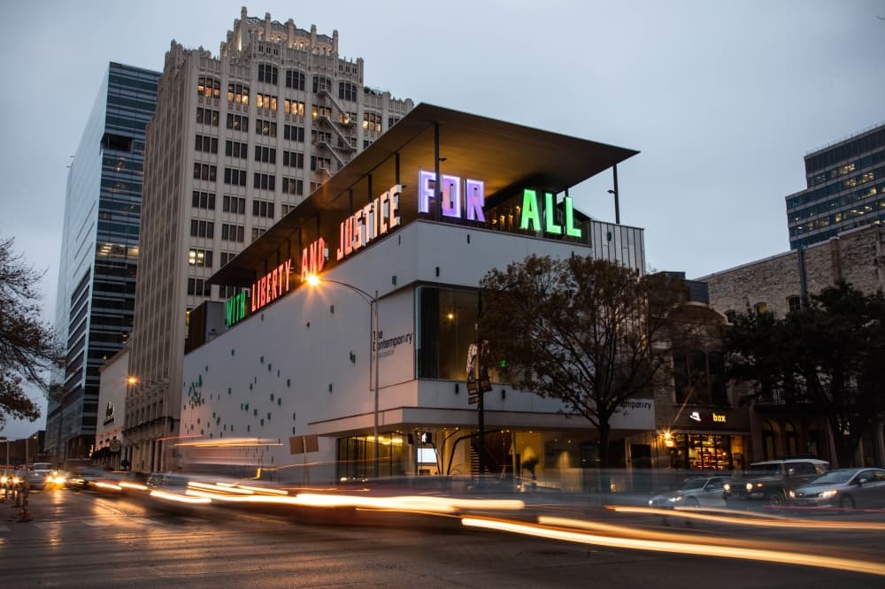 A photo shows the exterior of the museum.