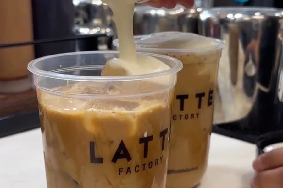 The Latte Factory serving coffee, drinks in Grapevine Mills