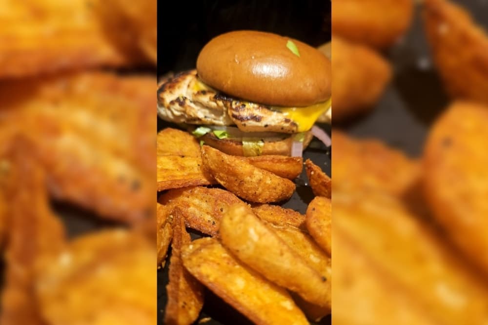 Rotate Bar & Kitchen serves burgers, beer in north Frisco