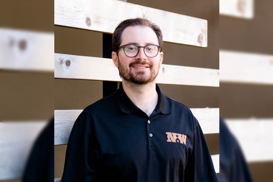 Headshot of Zach Steinberg, senior general manager at New Western's Dallas-Fort Worth Office