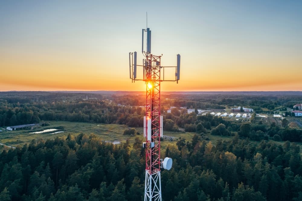 Cell tower, screening wall to be built on Lakewood Park property