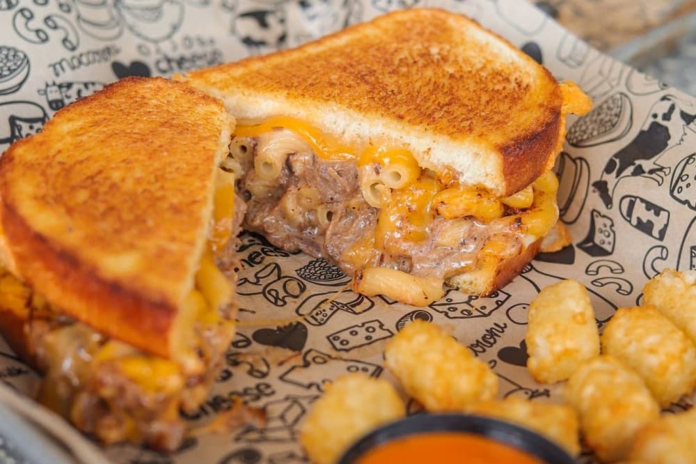 I Heart Mac & Cheese reopens under new ownership in Highland Village