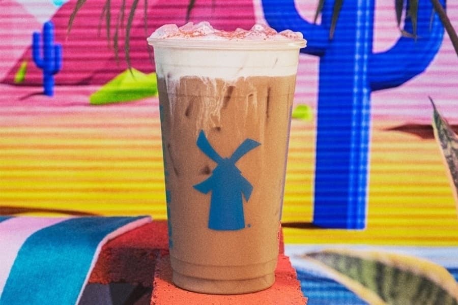 Dutch Bros Coffee serving drinks in 2nd Grapevine location