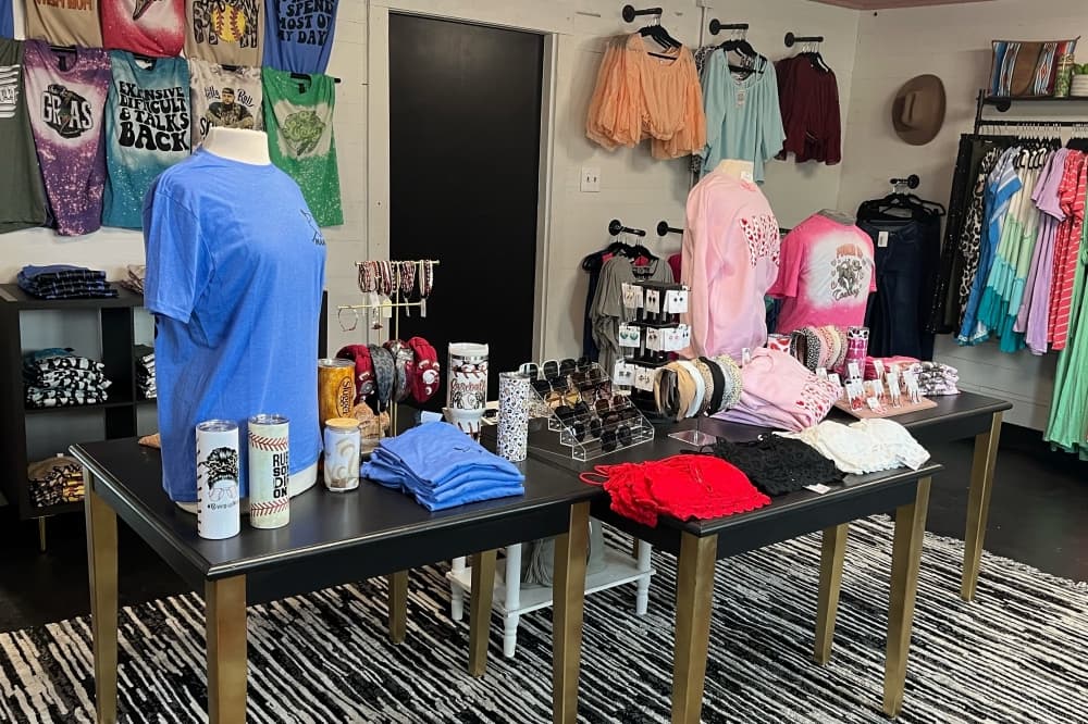 Rustic Momma Boutique relocates within Magnolia