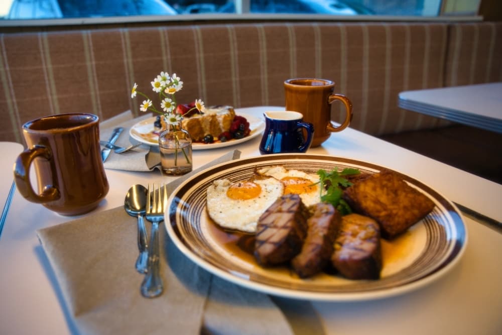 '70s-themed diner Toasty Badger now serving comfort food on South Congress