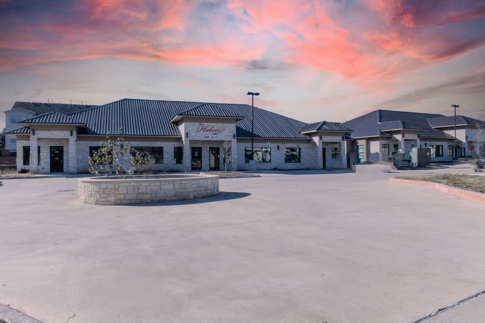 MacArthur & Vista Ridge Commons LLC undertake building project in Lewisville