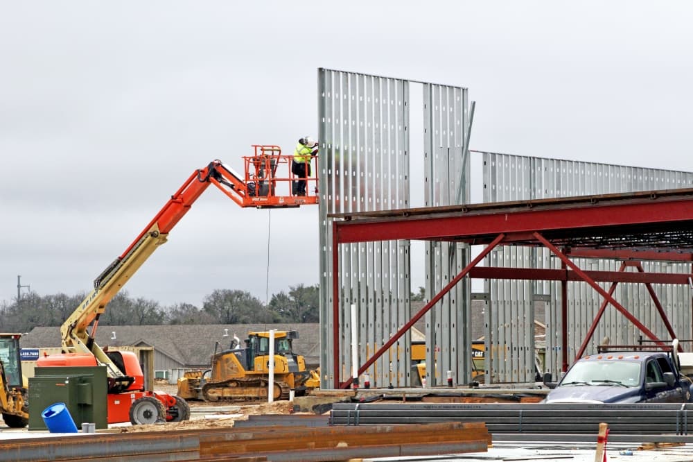 Commercial projects bringing new businesses pop up along Ronald Reagan Boulevard