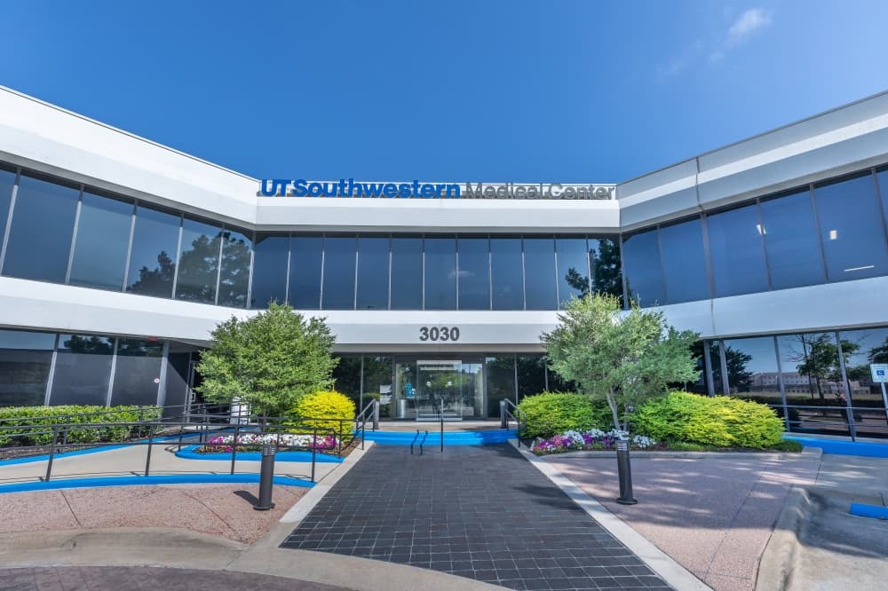 UT Southwestern Simmons Cancer Center in Richardson offers leading-edge care, expanded infusion space for cancer patients