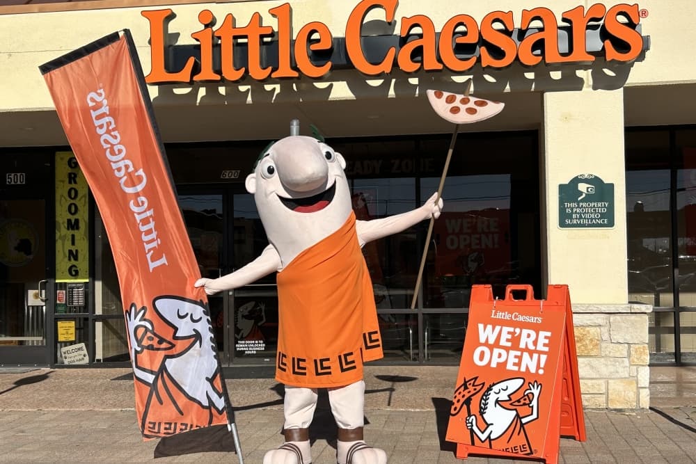 Little Caesars opens in North Austin with free pizzas for veterans