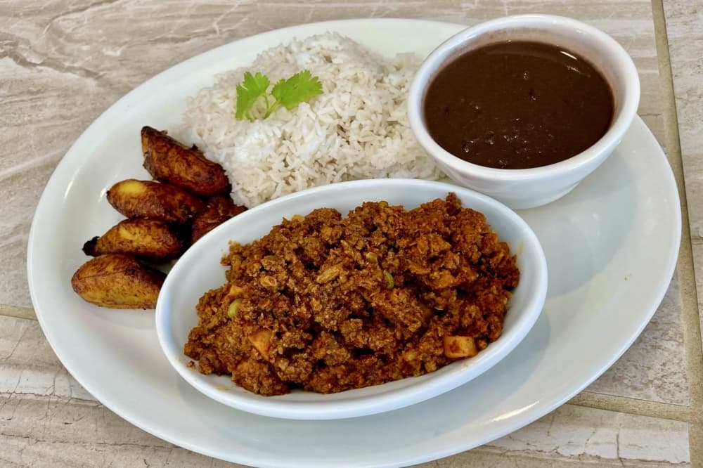 Cocina de Dios Honduras & Cuban Restaurant now open in Cypress