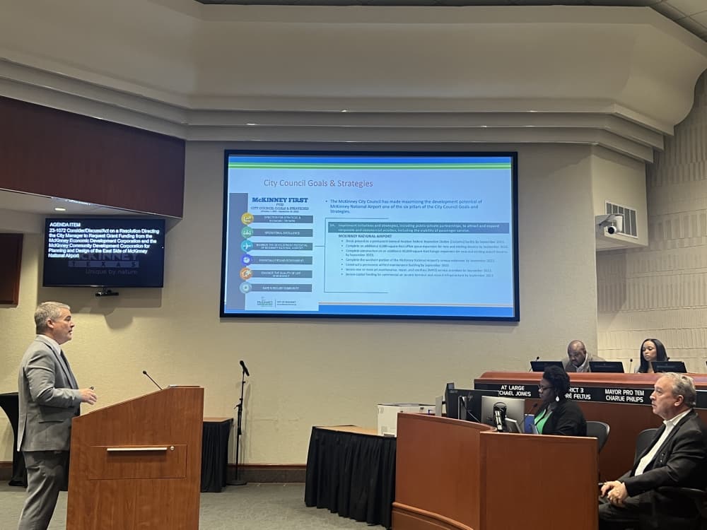 Barry Shelton speaking to council