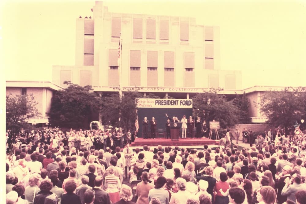 People during Ford's visit