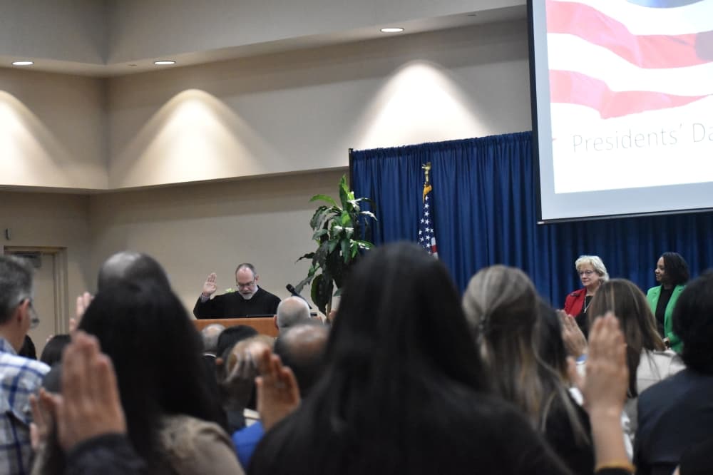 100 new U.S. citizens sworn in during naturalization ceremony in Tomball