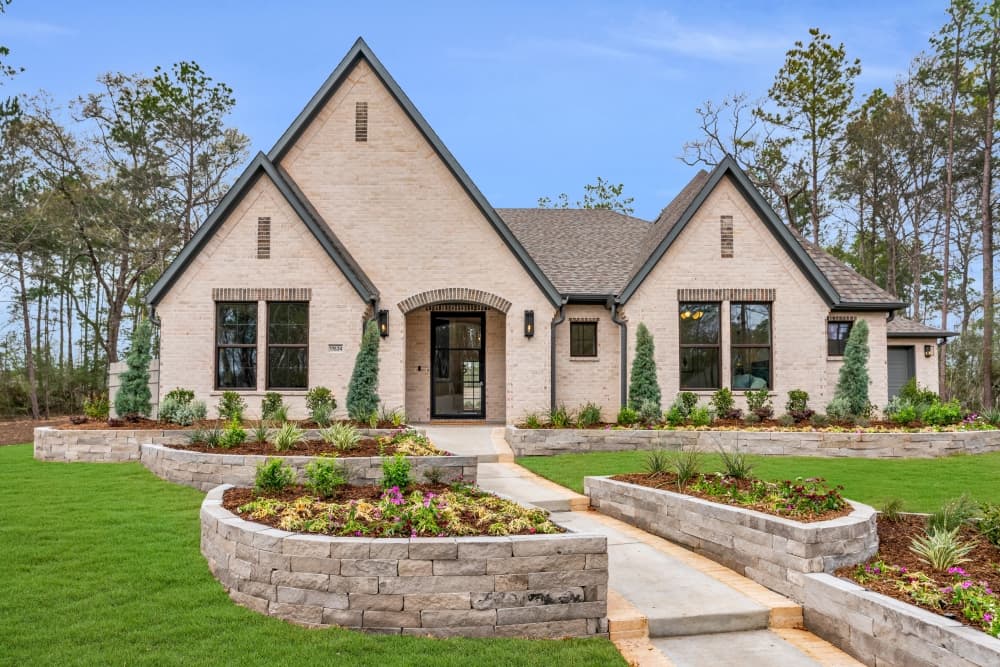 Create your dream custom home in The Woodlands with Jamestown Estate Homes