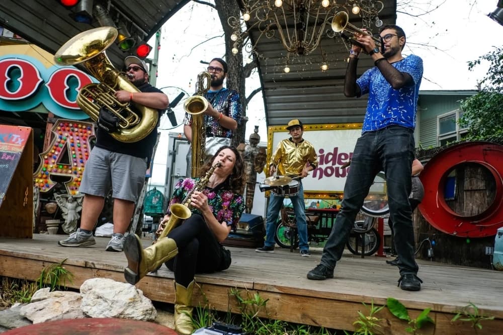 Austin musicians cope with low wages, venue closures
