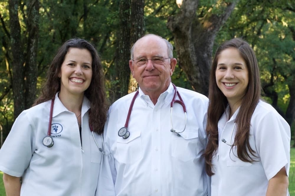 Manchaca Road Animal Hospital celebrates 50 years in South Austin