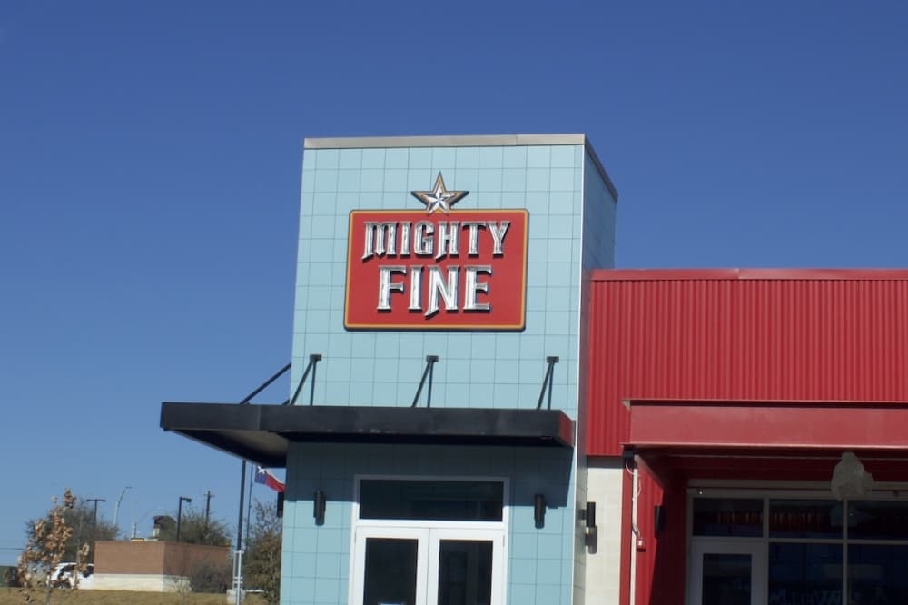 Mighty Fine Burgers closes Dripping Springs location, making way for Italian restaurant