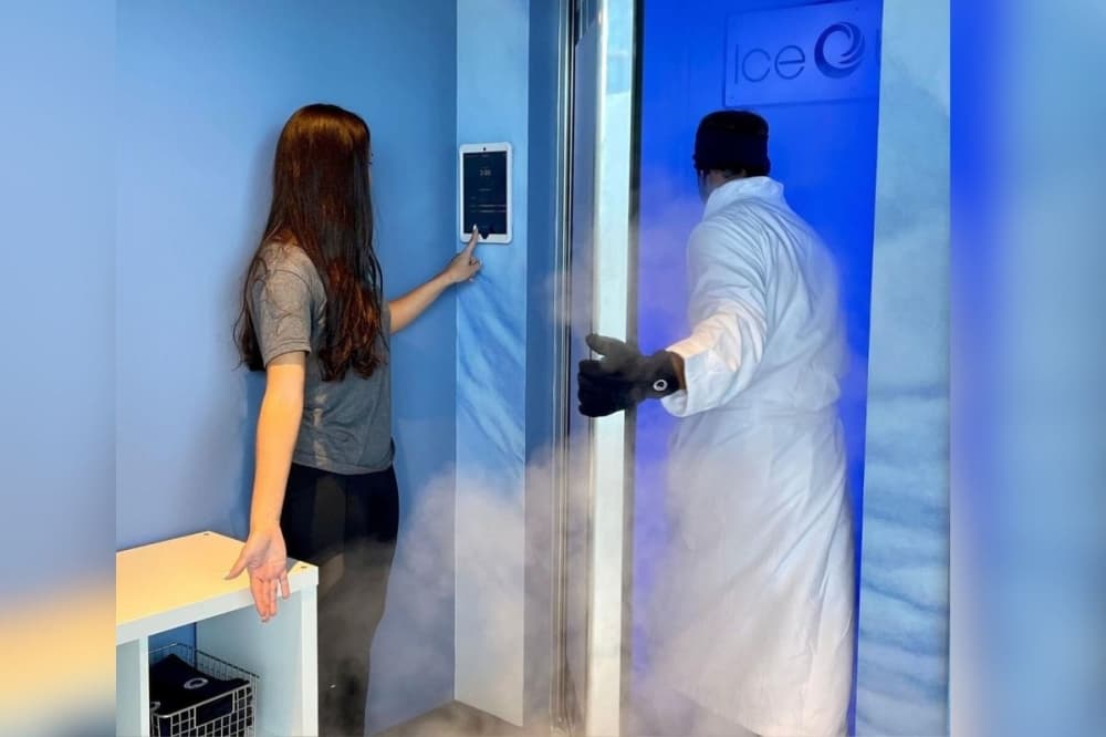 People using crytotherapy