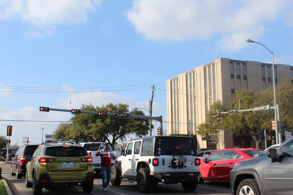 Harris County falls short of new air quality standards; Gulfton officials zero in on local solutions