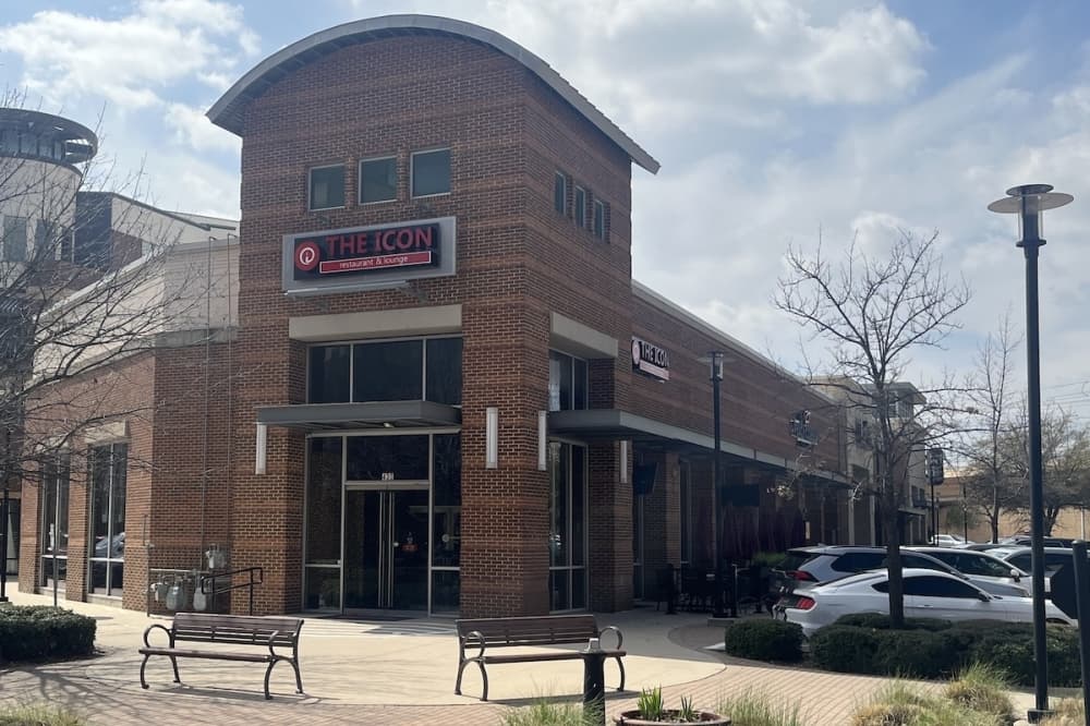 The Icon Restaurant and Lounge fuses Nigerian flavor with American cuisine