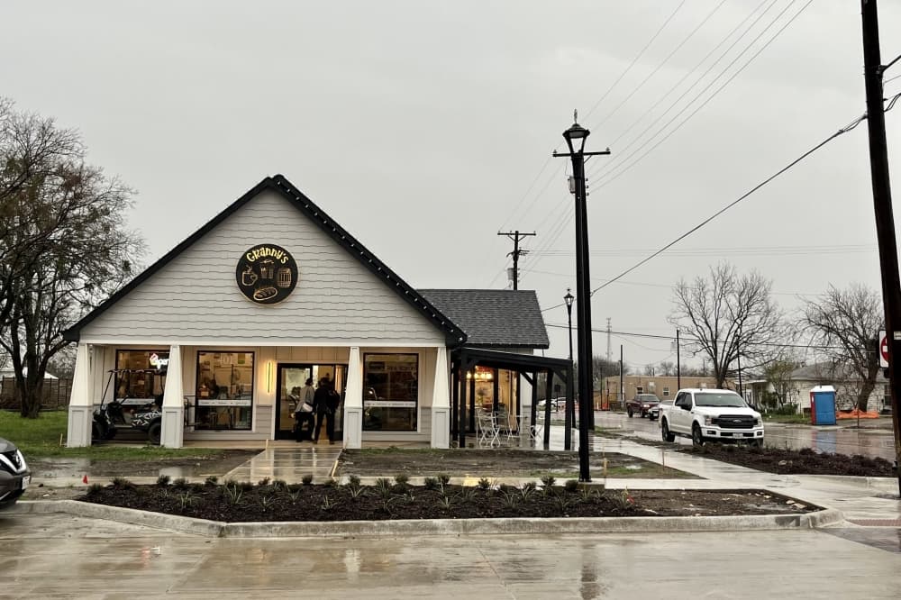 Alleyway construction, flowerbed additions planned in Celina