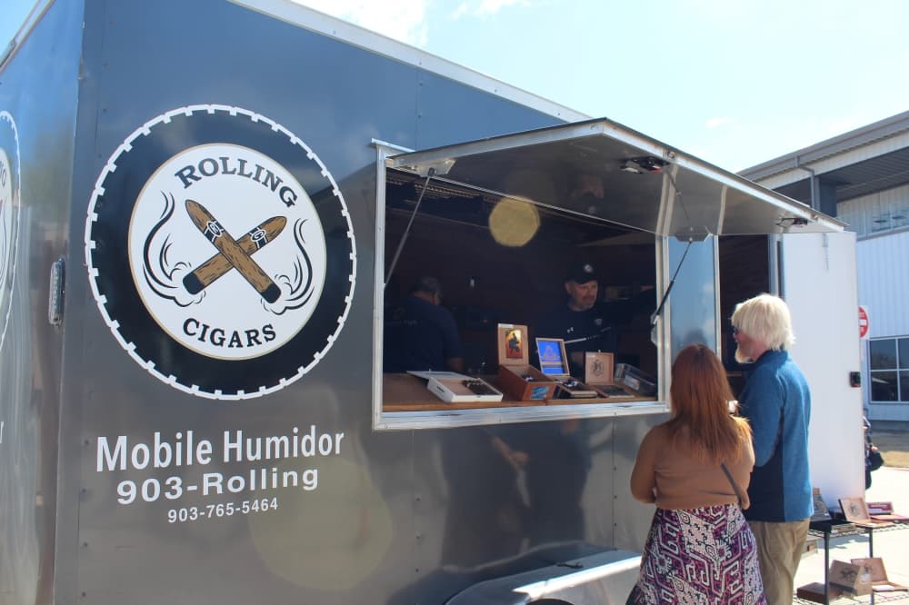 Rolling Cigars vendor truck