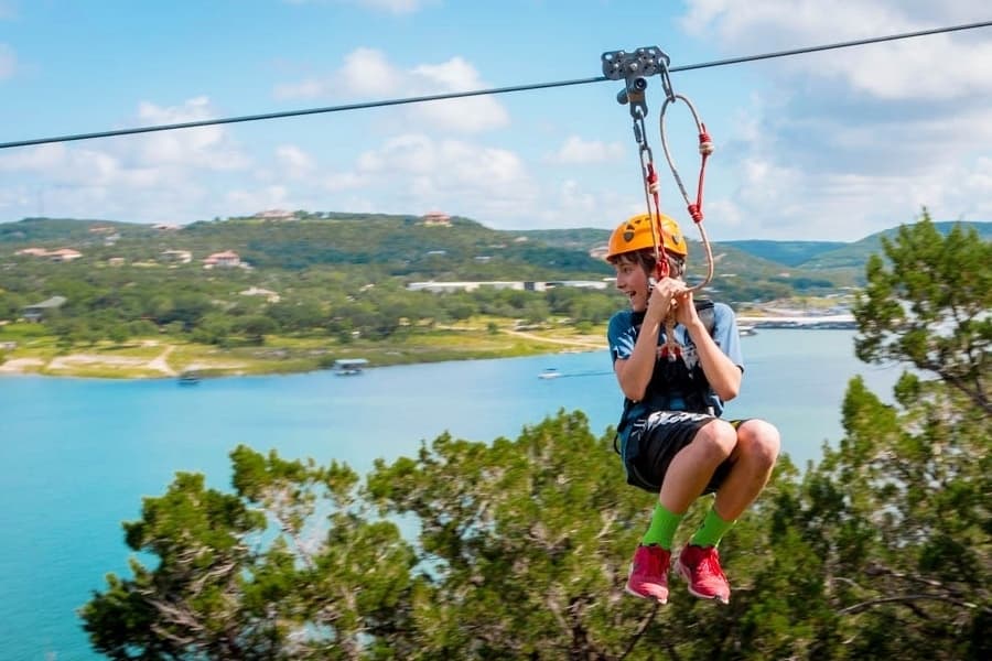Pizza, skin care and zip lines: 3 business updates for the Lake Travis area