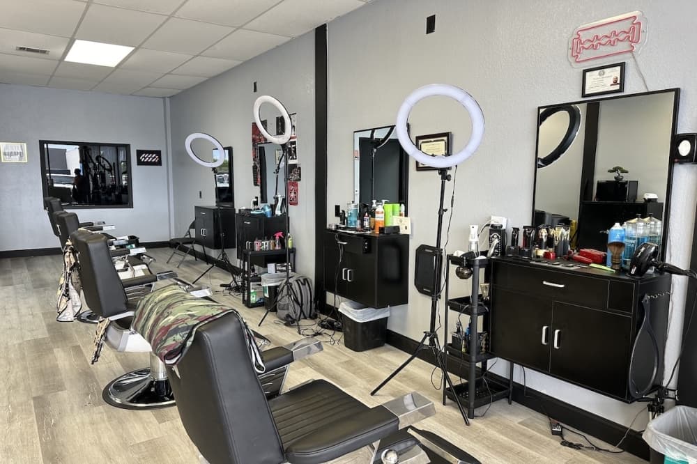 Locally owned Razor Standards LLC offers men's haircuts in San Marcos