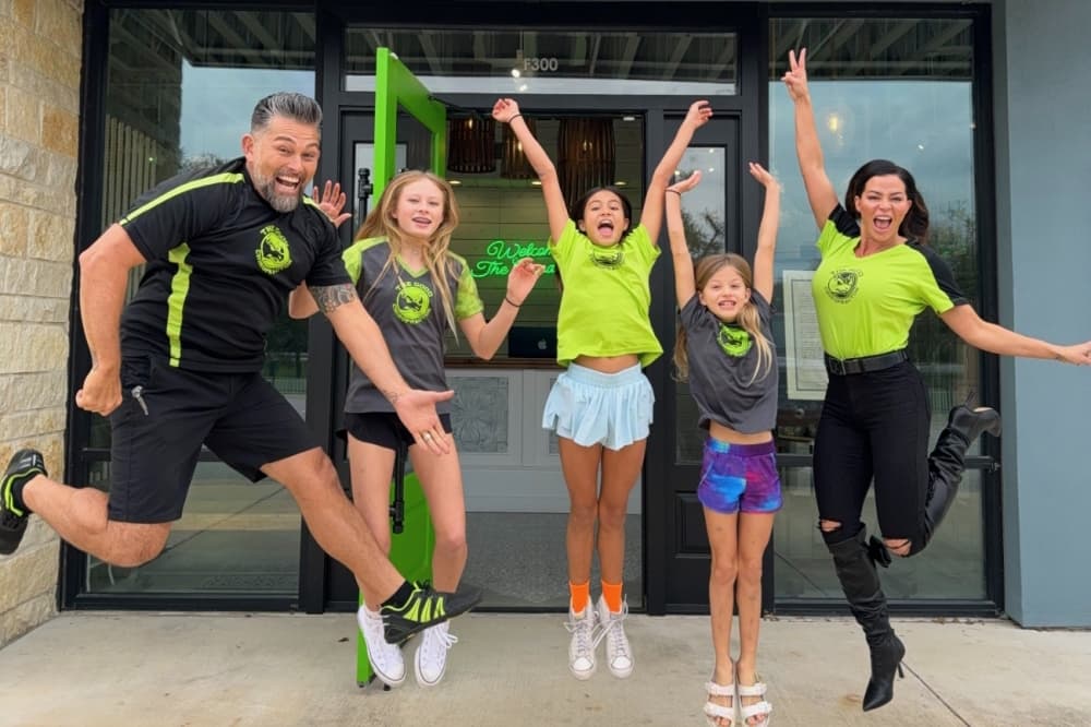 Viral social media chiropractor opens clinic in Bee Cave