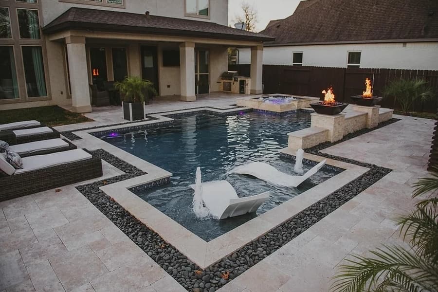 Pearland pool company now open