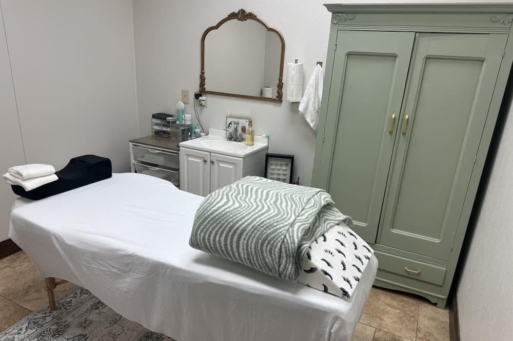 Lashed by KT now offering eyelash extensions at Cedar Park salon
