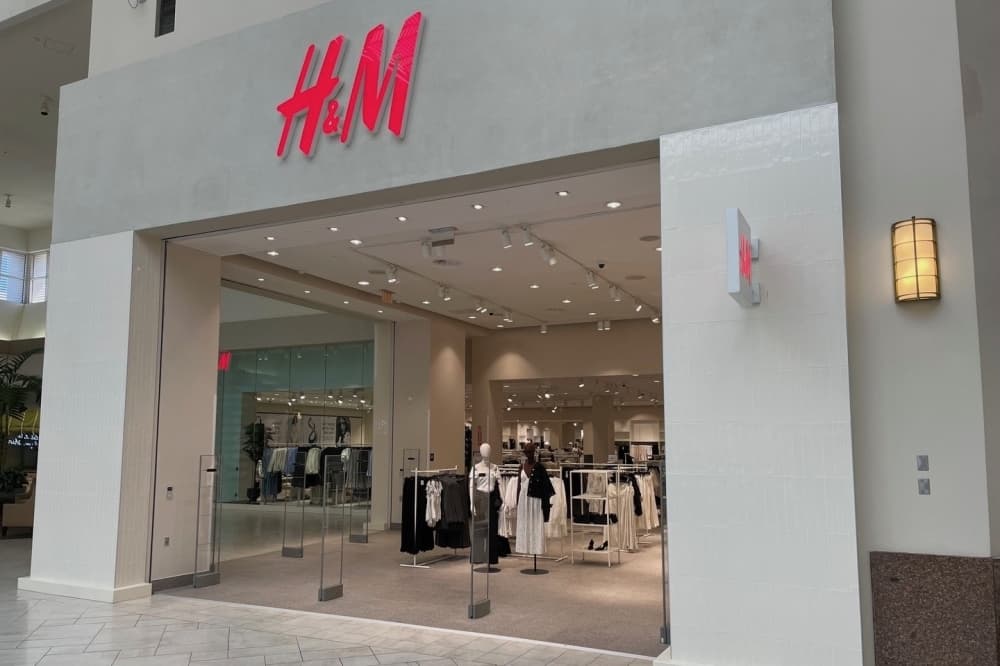 H&M reopens with new interior in Houston's Willowbrook Mall
