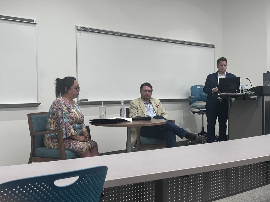 Candidates in Pearland City Council, Pearland ISD board of trustees races debate issues