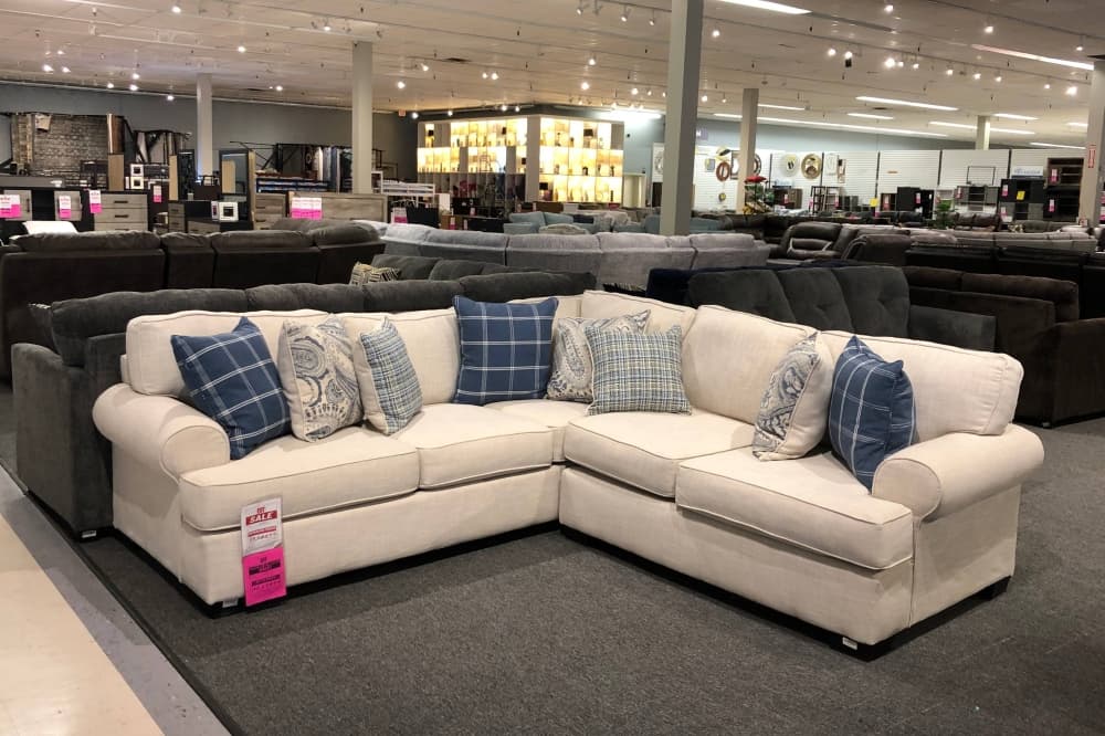 BT Furnishings holding going-out-of-business sale in Plano