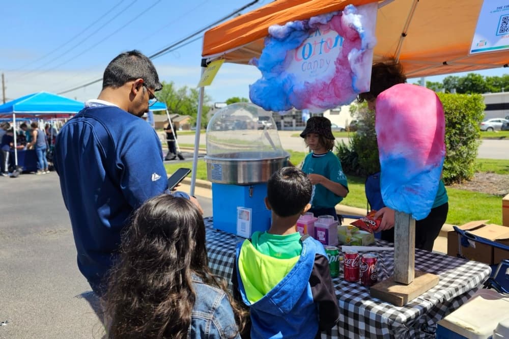 Support young entrepreneurs at the Round Rock youth business fair