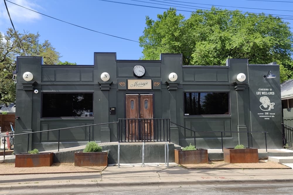 Half Moon patio bar opens at East Austin's Murray's Tavern