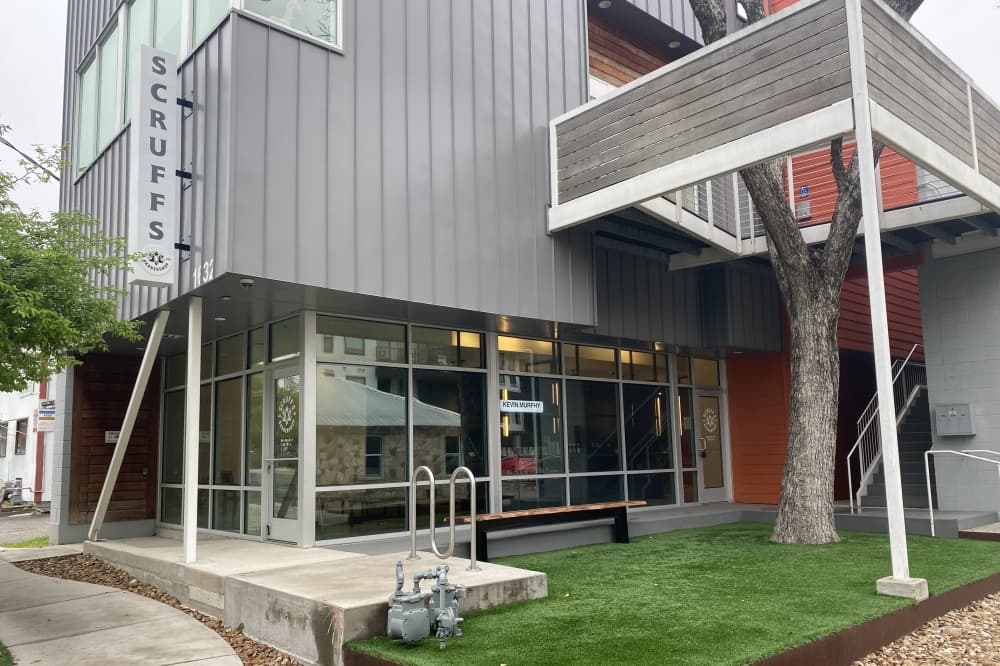 The grey exterior is shown.