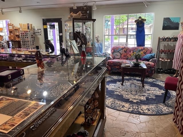 Kris10's Gems interior new space