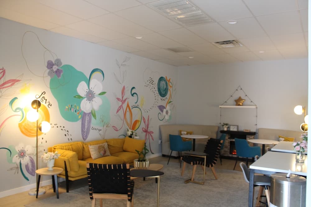 Pikopye's Town has a lounge and seating areas separate from the play space. (Sarah Hernandez/Community Impact)