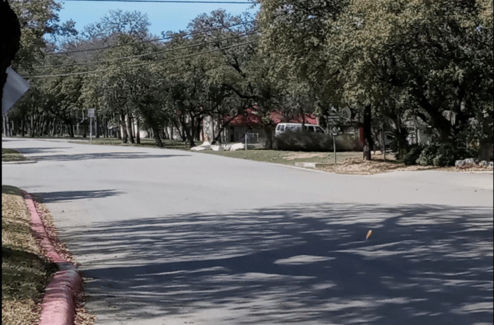 Engineer briefs Hollywood Park leaders on proposed road repair program