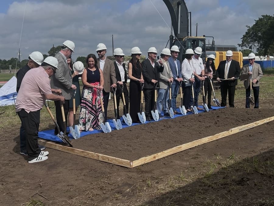 Friendswood City Center breaks ground