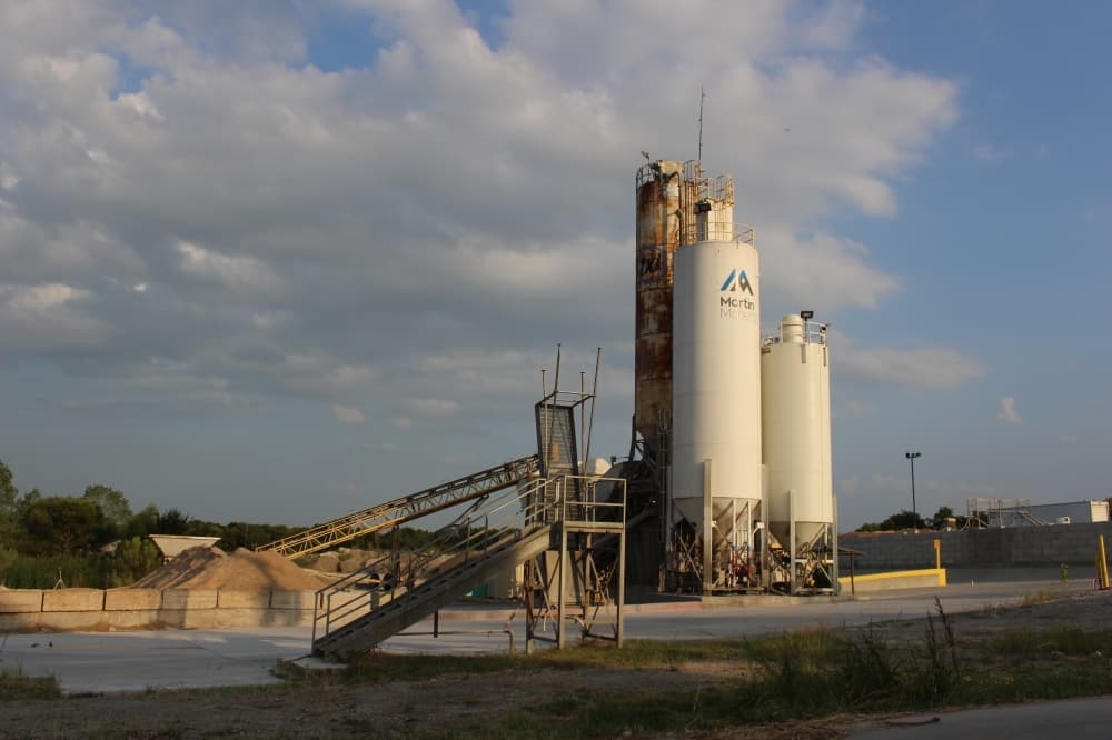 Lt. Gov. Dan Patrick urges TCEQ to halt permits for cement plants