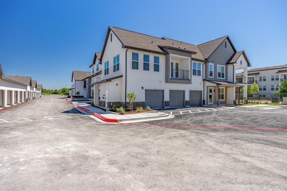 New apartment complex Oak House in Leander begins leasing