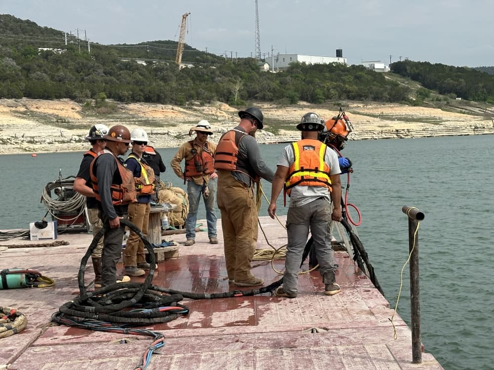Brushy Creek Regional Utility Authority divers on deck 