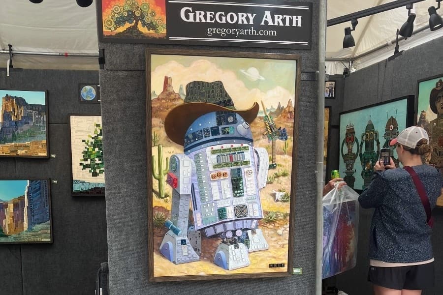 Art in the Square held in Southlake despite rainy weather