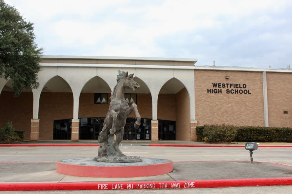 Gaming company sponsors new $30K esports lab at Westfield High School